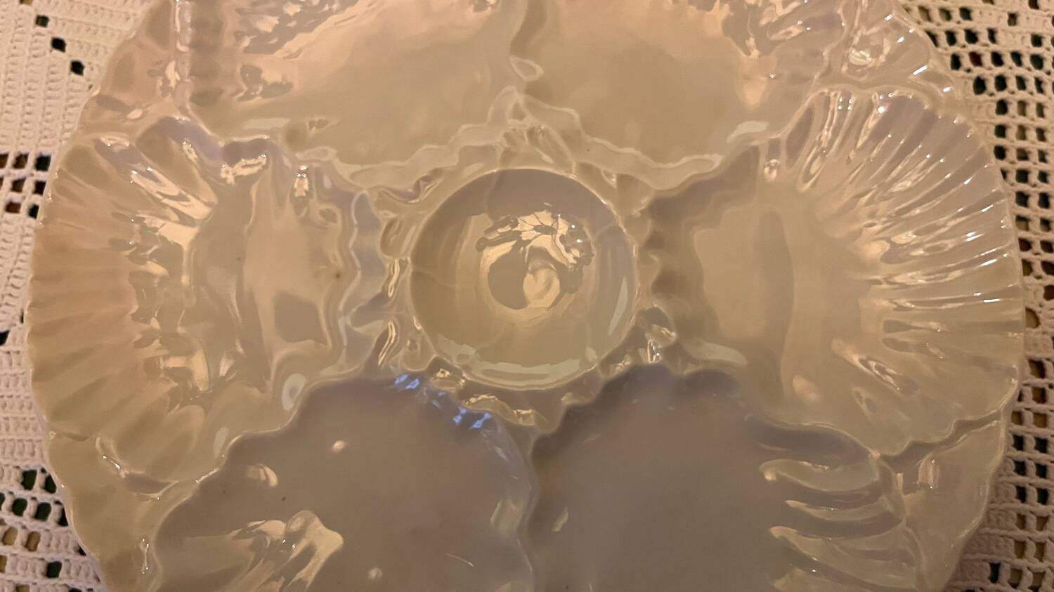 Set of 6 vintage oyster plates