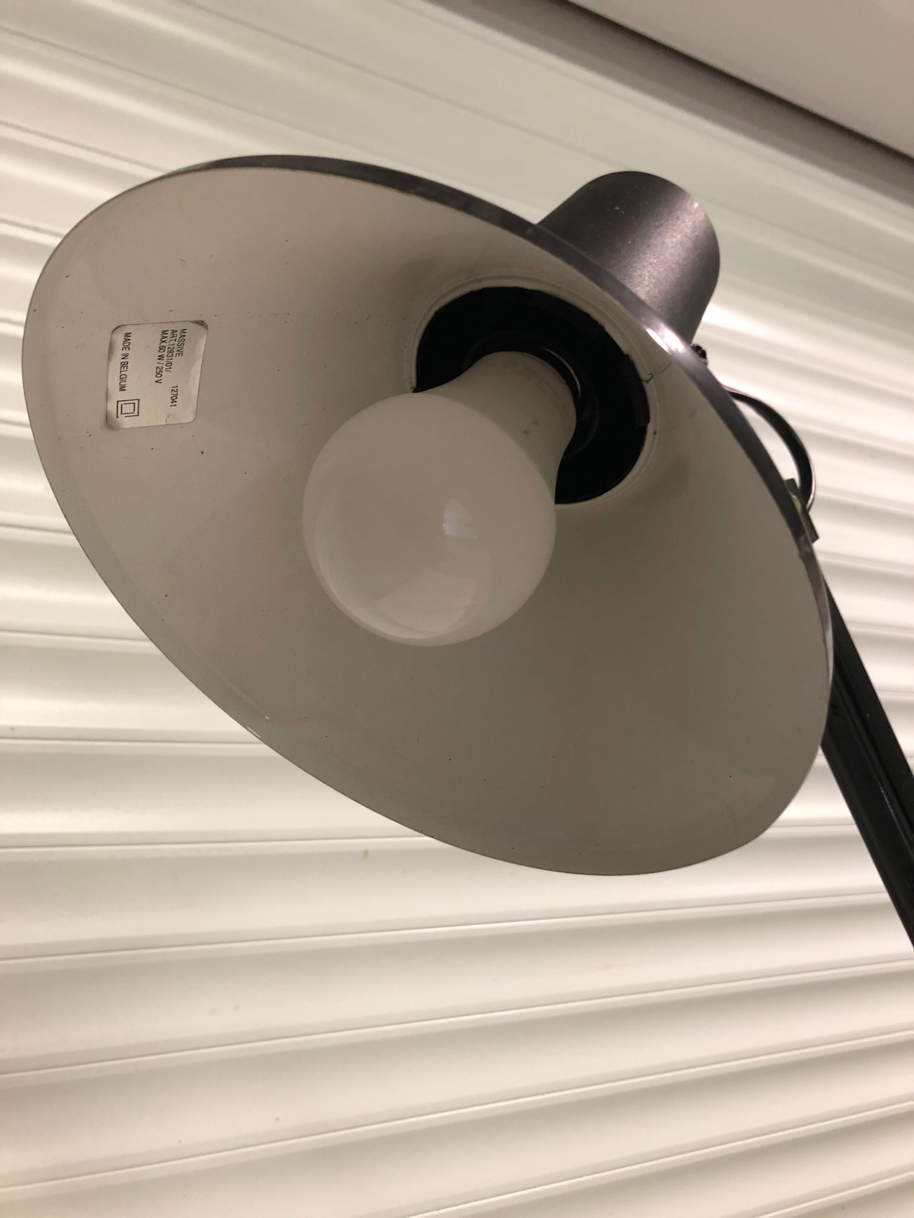 Articulated desk lamp vice clamp