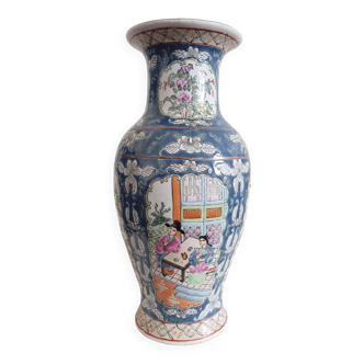 Blue Chinese porcelain vase