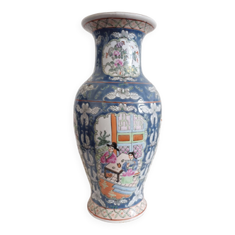 Vase chinois bleu en porcelaine