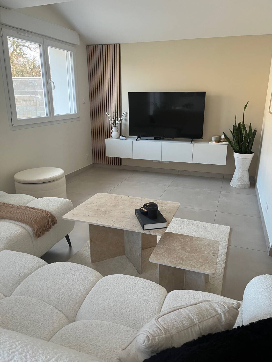 2 rectangular coffee tables in travertine