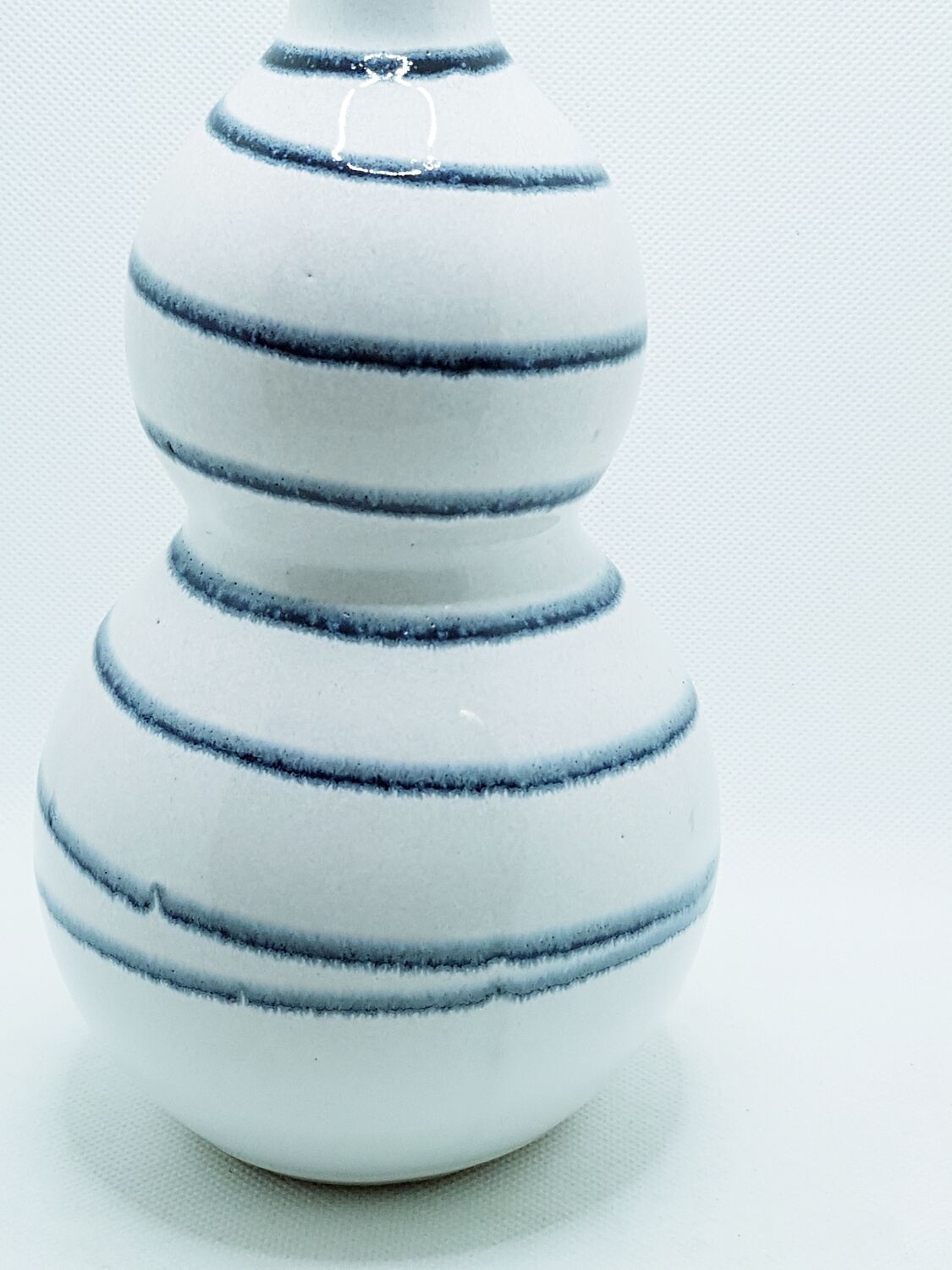 Flacon en céramique en forme de gourde