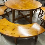 Brutalist ensemble round table 113cm and its 4 rounded stools 1960