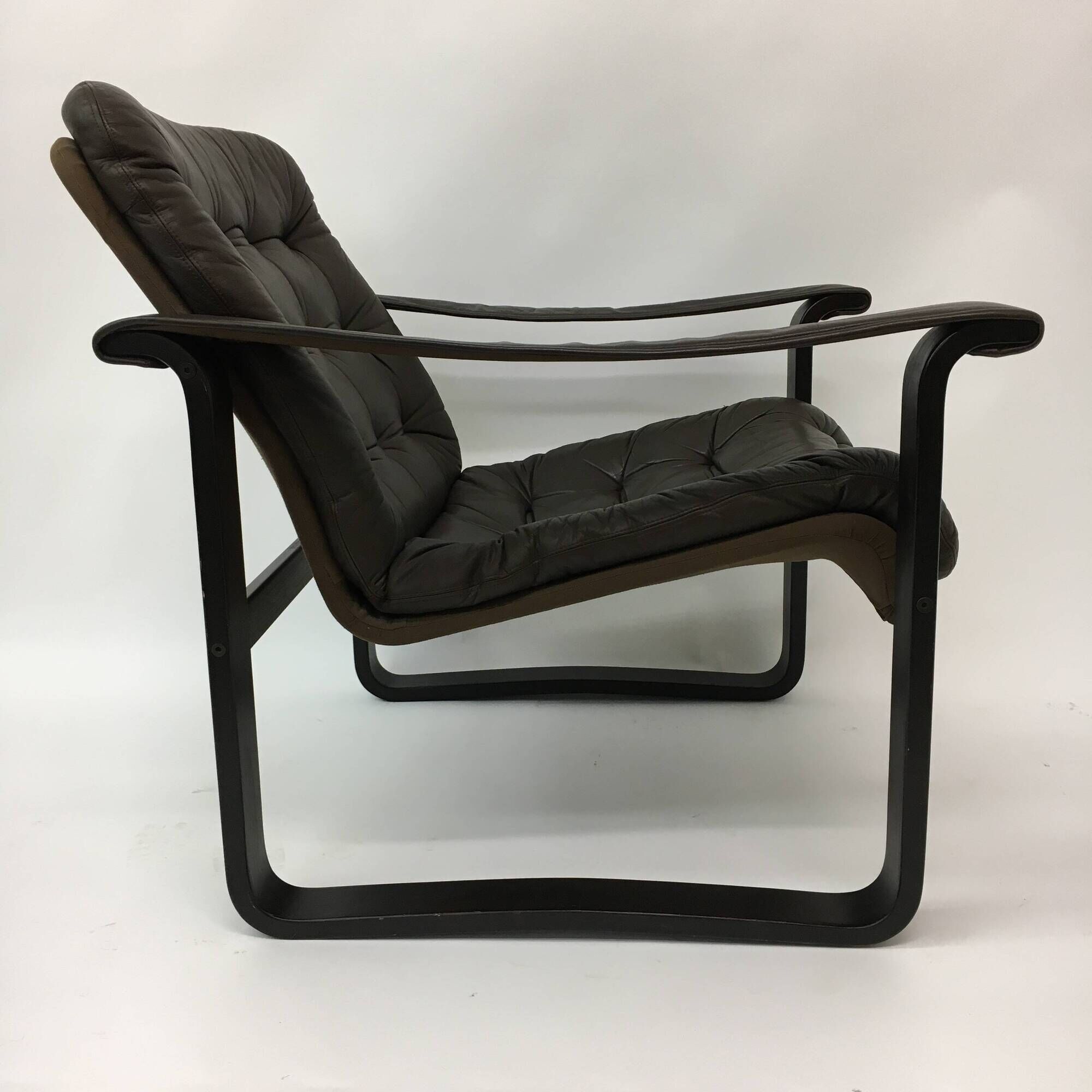Mid-century design OY BJ Dahlqvist AB Dark Brown Leather safari lounge chai