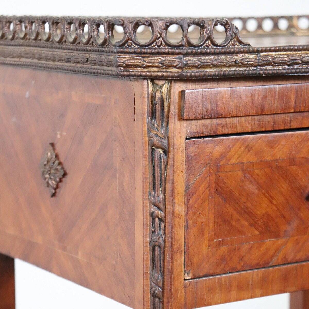 Table de nuit antique, Italie, fin du 19ème siècle