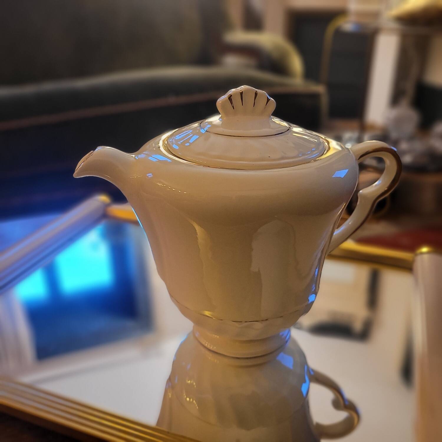 Teapot or coffee pot in fine earthenware from Salins 30-40