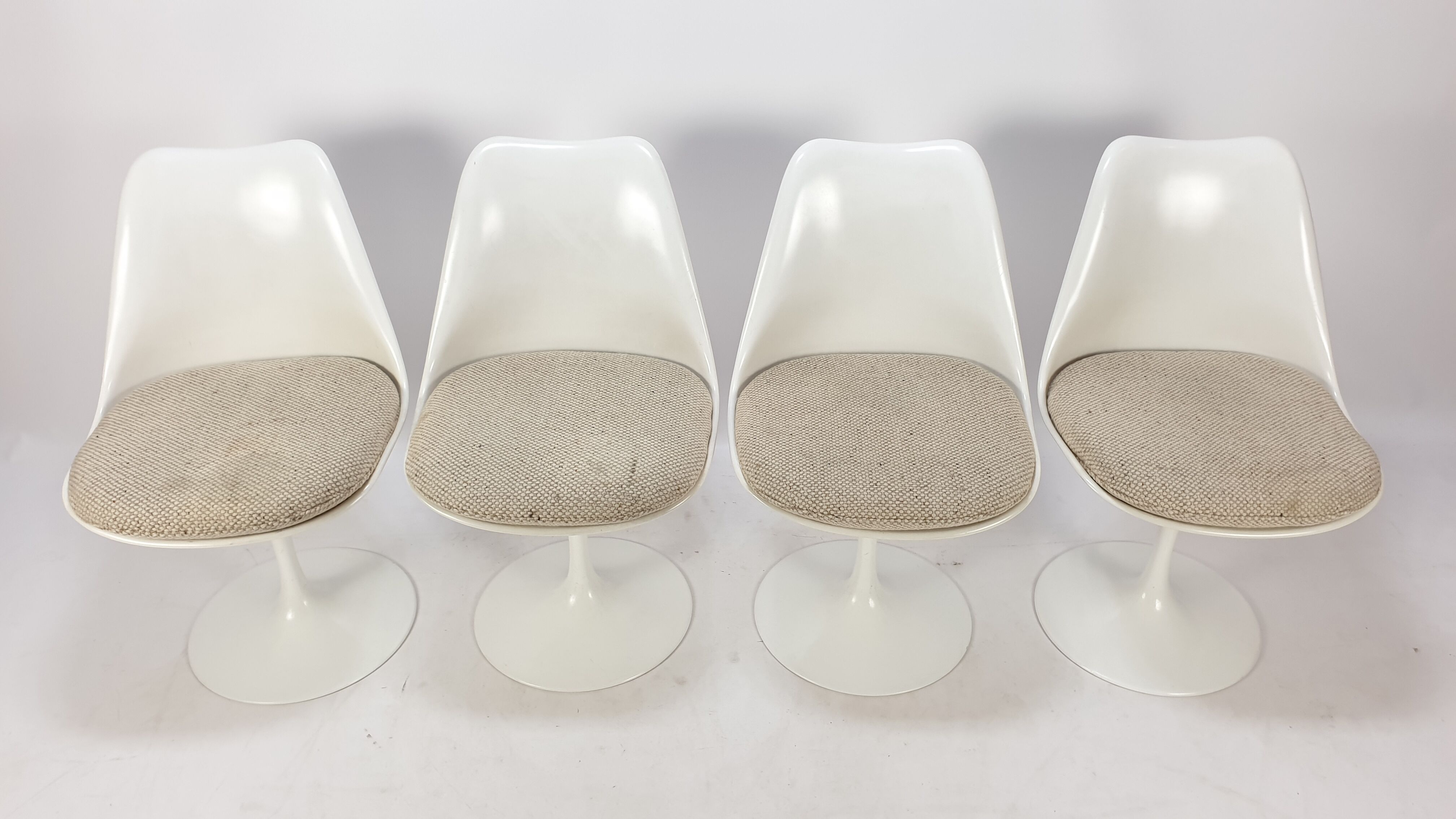 Tulip dining set by Eero Saarinen for Knoll, 1960