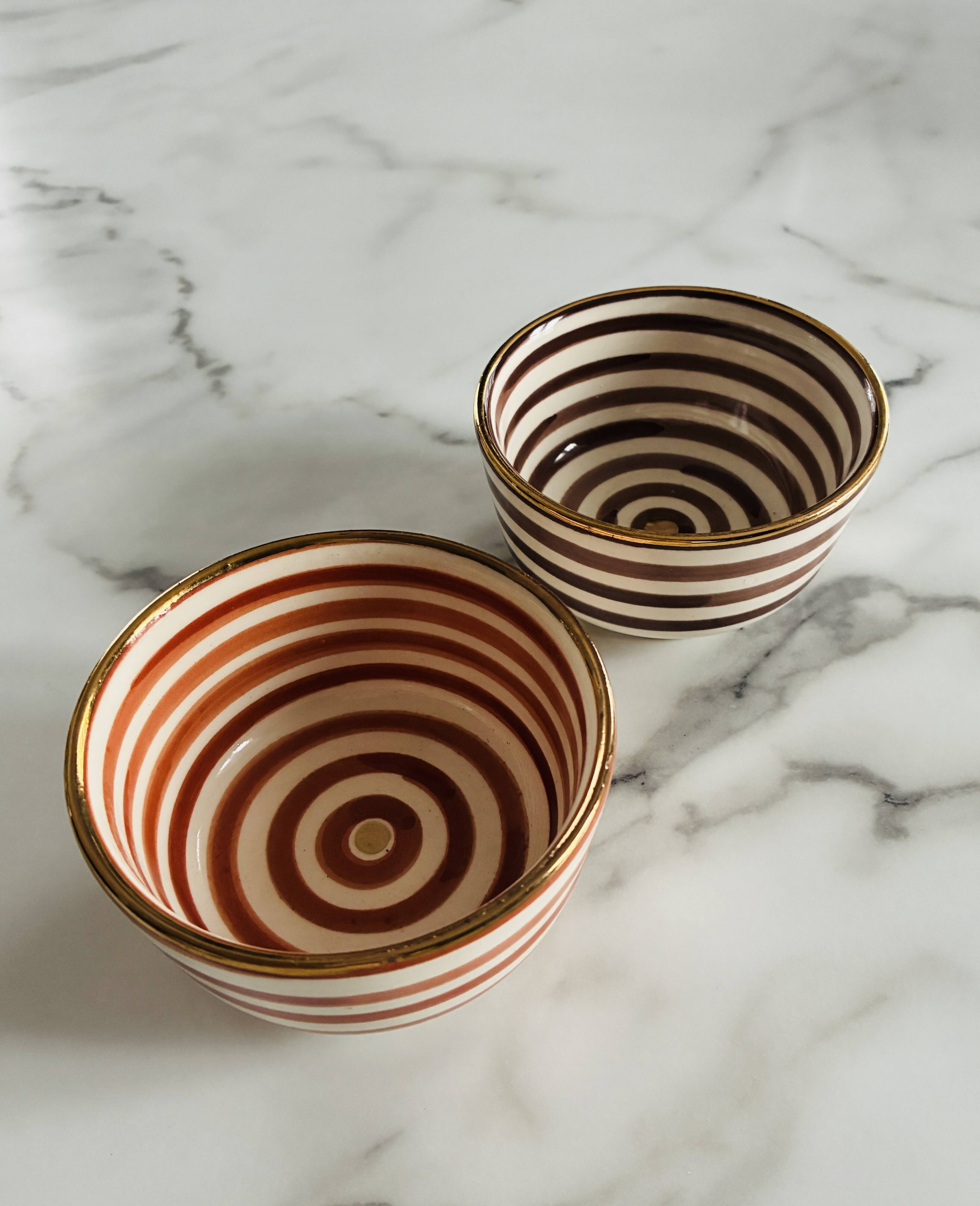Set of 2 striped bowls