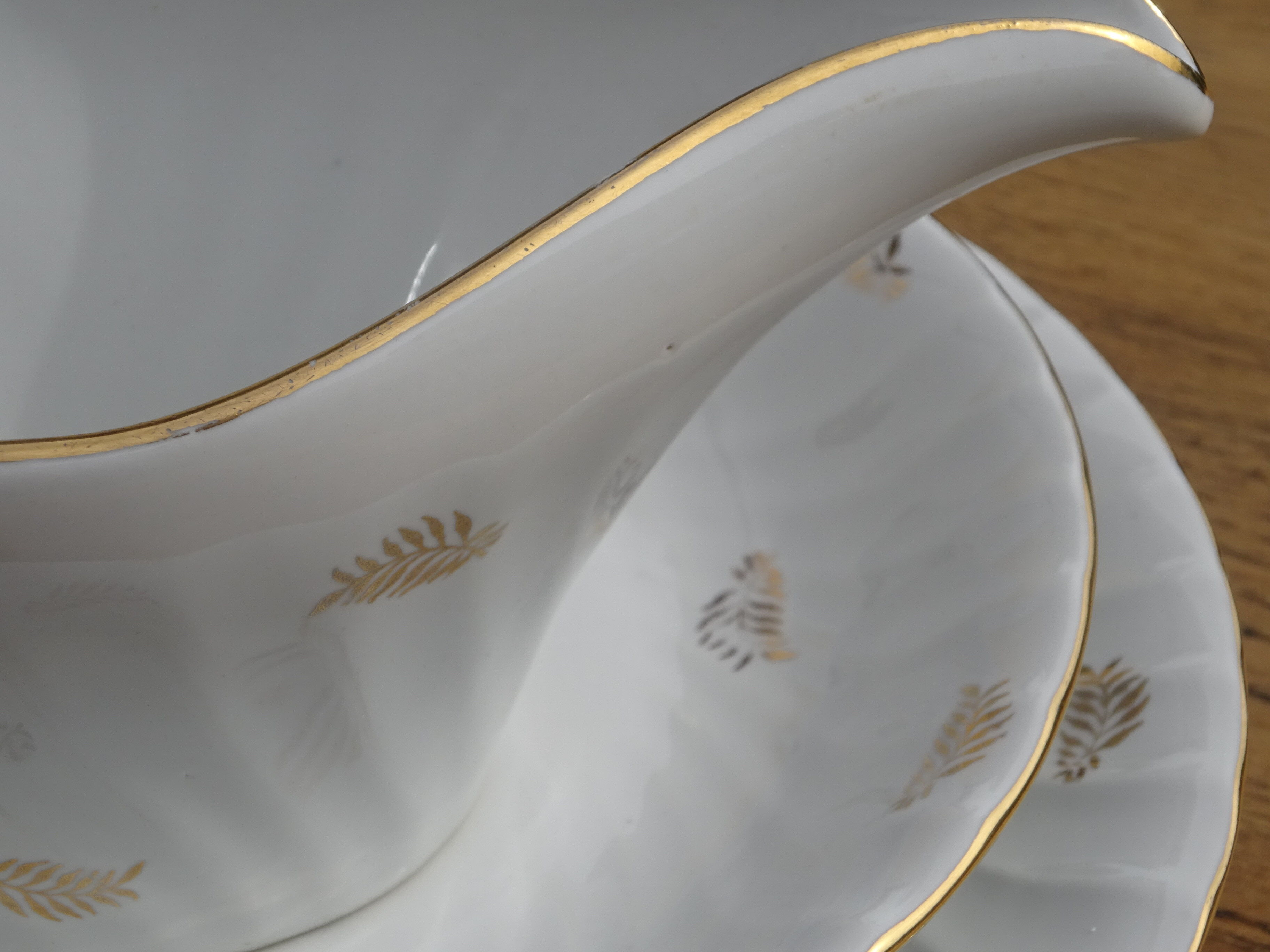 White and gold plate service, Vitriam porcelain
