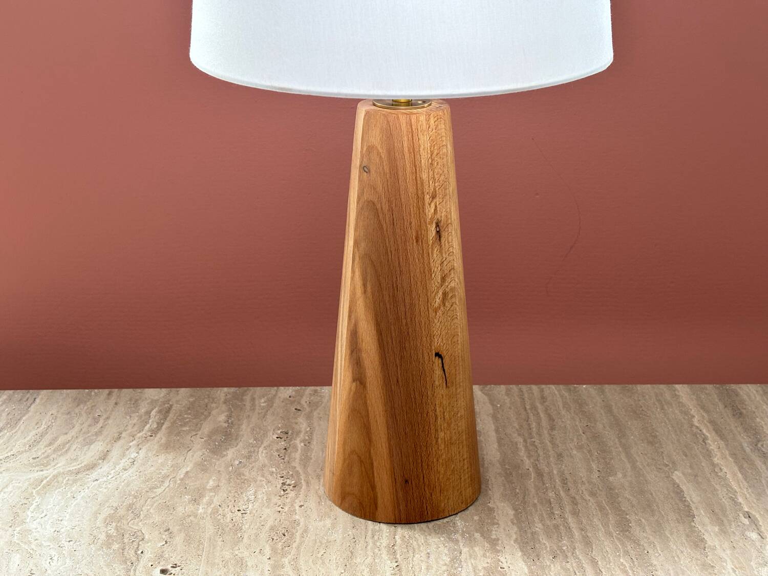 Elegant table lamp made of recycled solid wood for a warm and sustainable atmosphere "CÔNE"