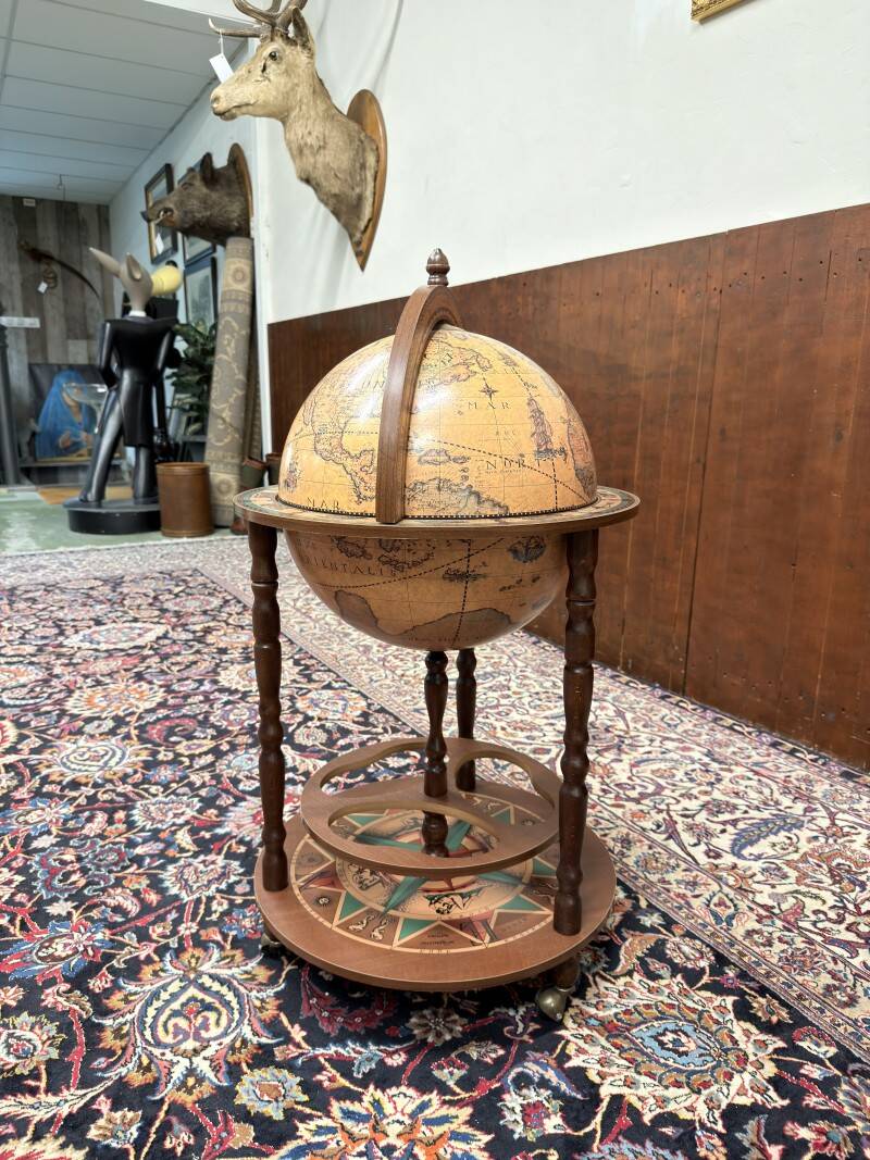 Classic Italian Zoffoli Floor Globe Bar