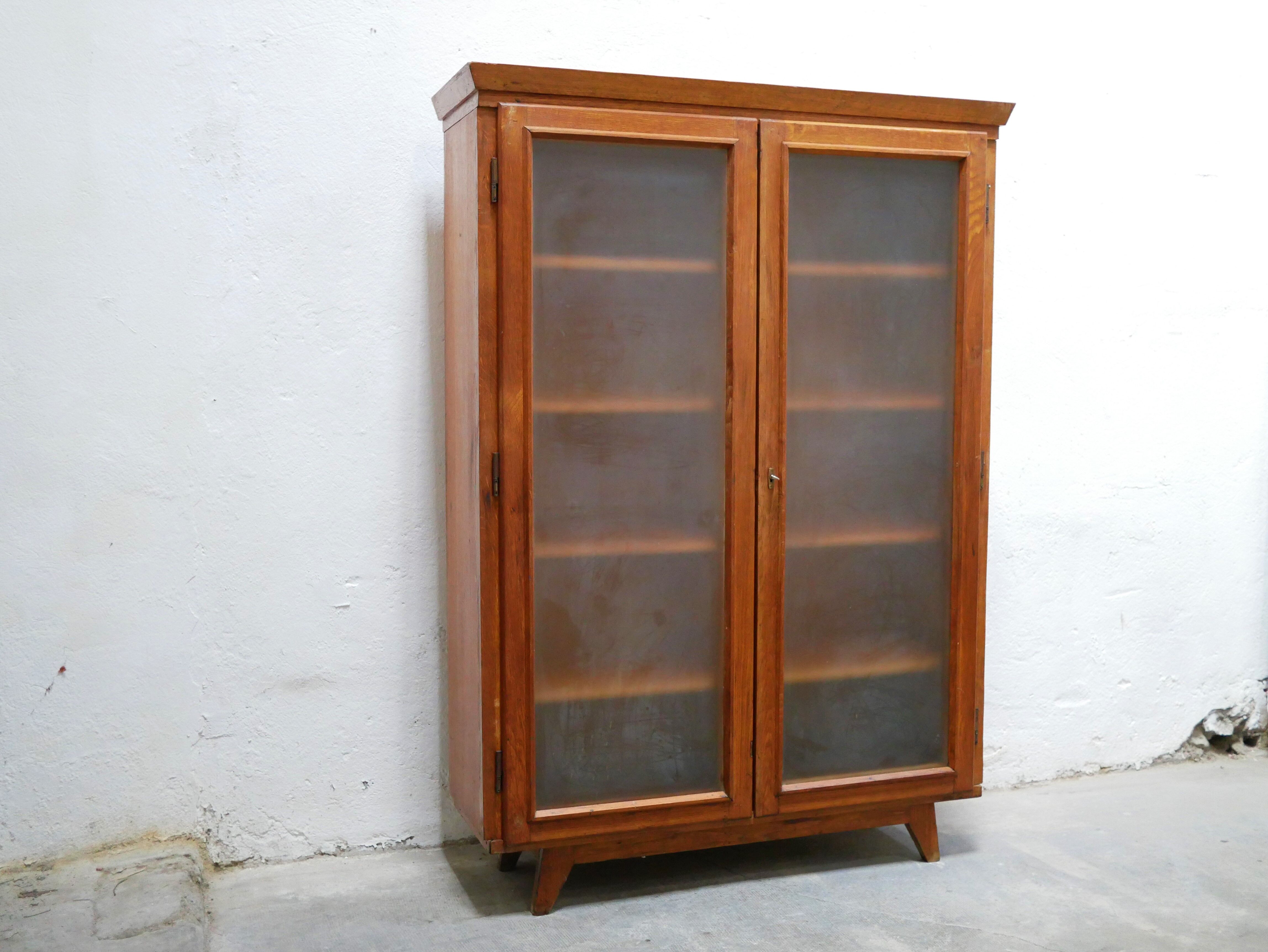 Bibliothèque vitrée vintage en bois