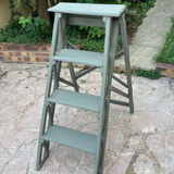 Wooden painter's stepladder
