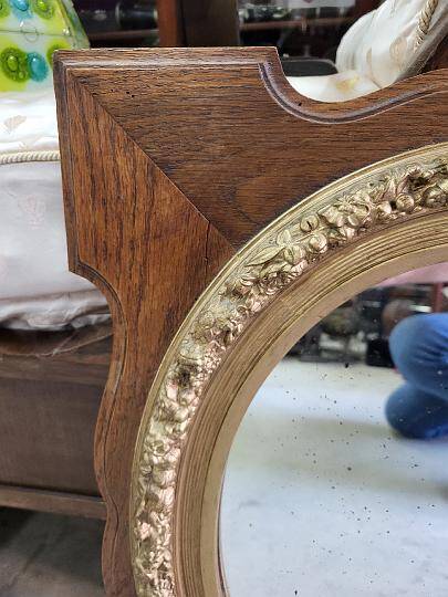 Wooden and gilded mirror with medallion center n°3