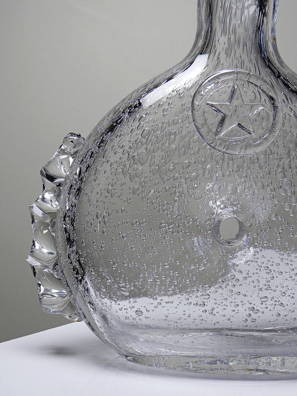 Cognac carafe Daum France Lorraine cross in bubbled crystal, 1960s-70s.