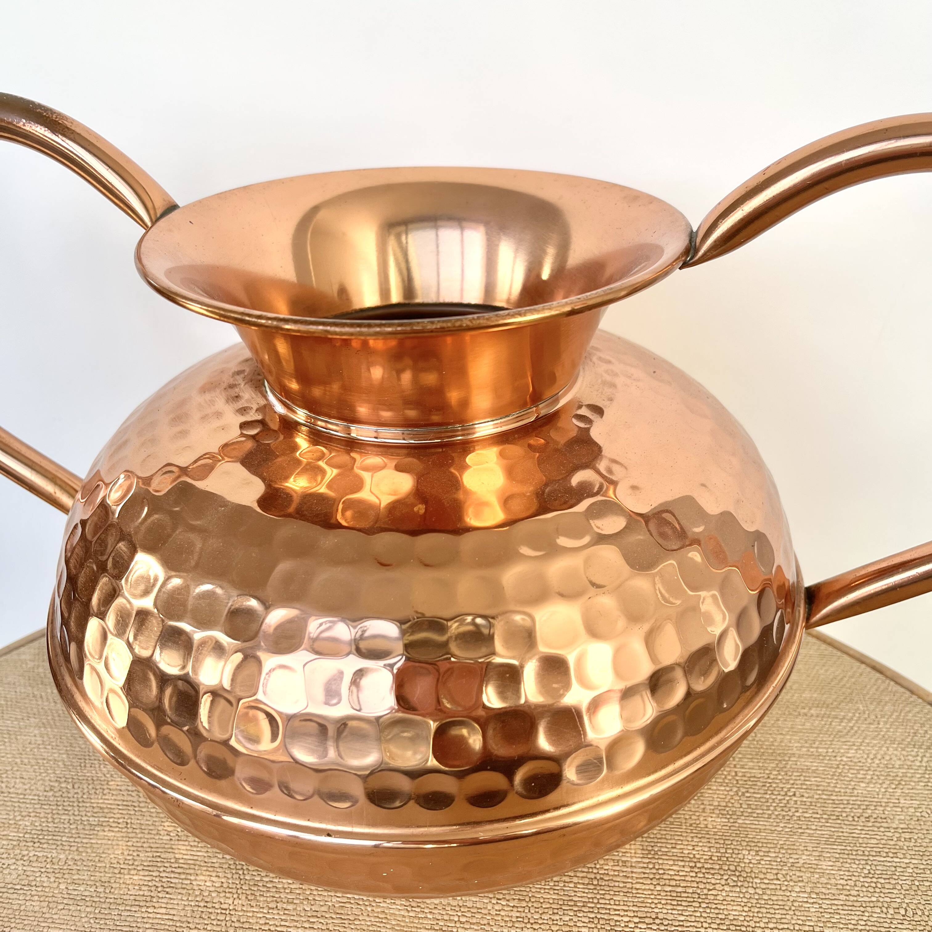 Villedieu hammered copper pot vase with handles, 20th century