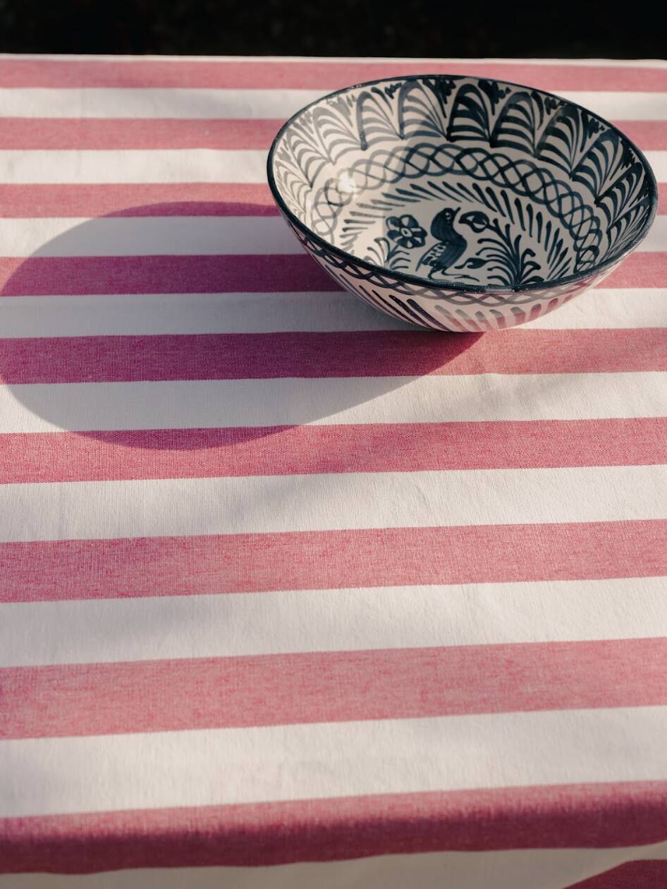 Pink striped tablecloth: 240cm x 170cm