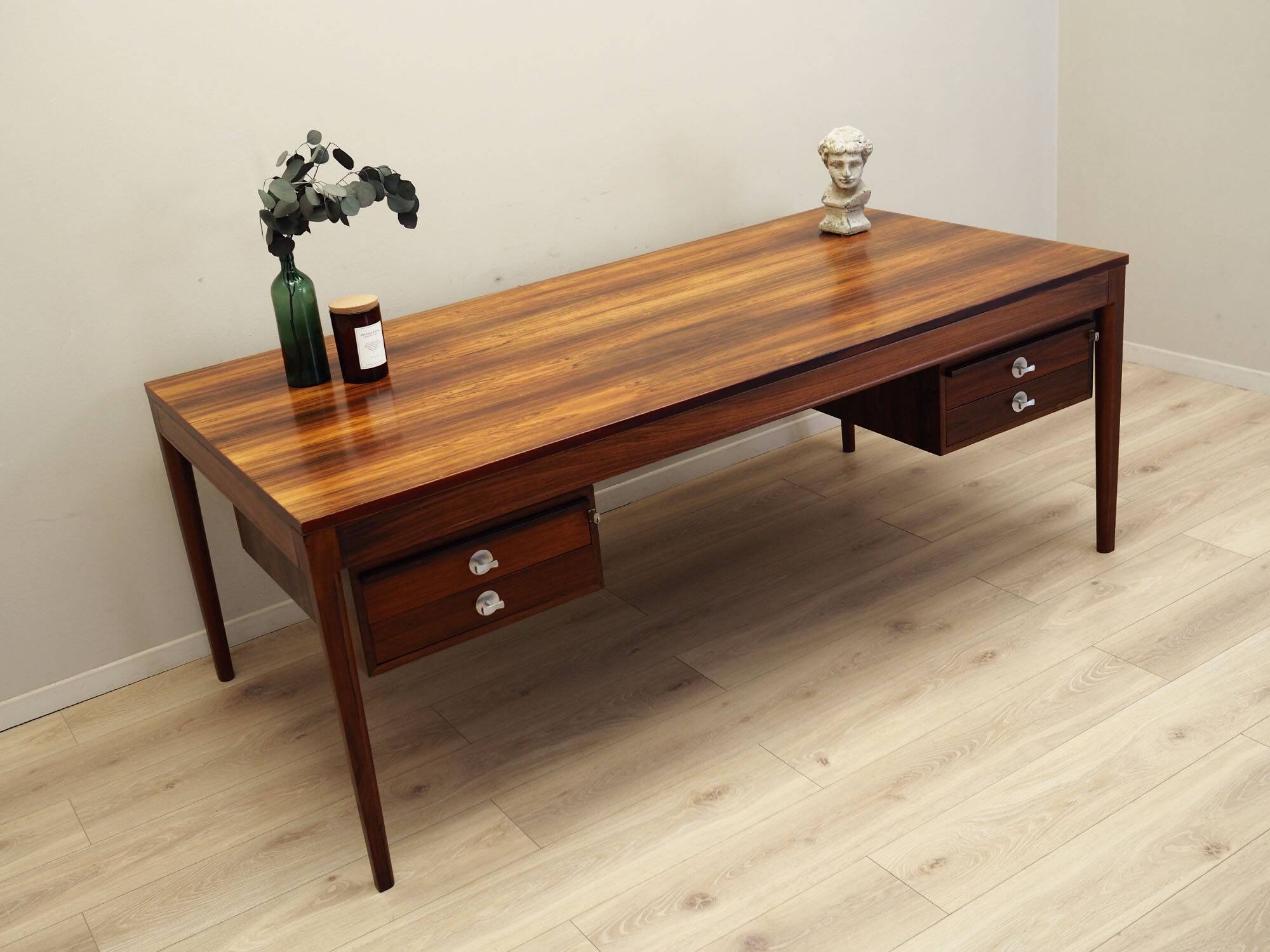 Diplomate rosewood desk, 1970s, designer: Finn Juhl, France & Son