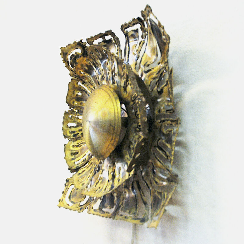 Swedish Brutalist Brass Flower wall lamp by Ingemar Alinder, Lerum 1980s