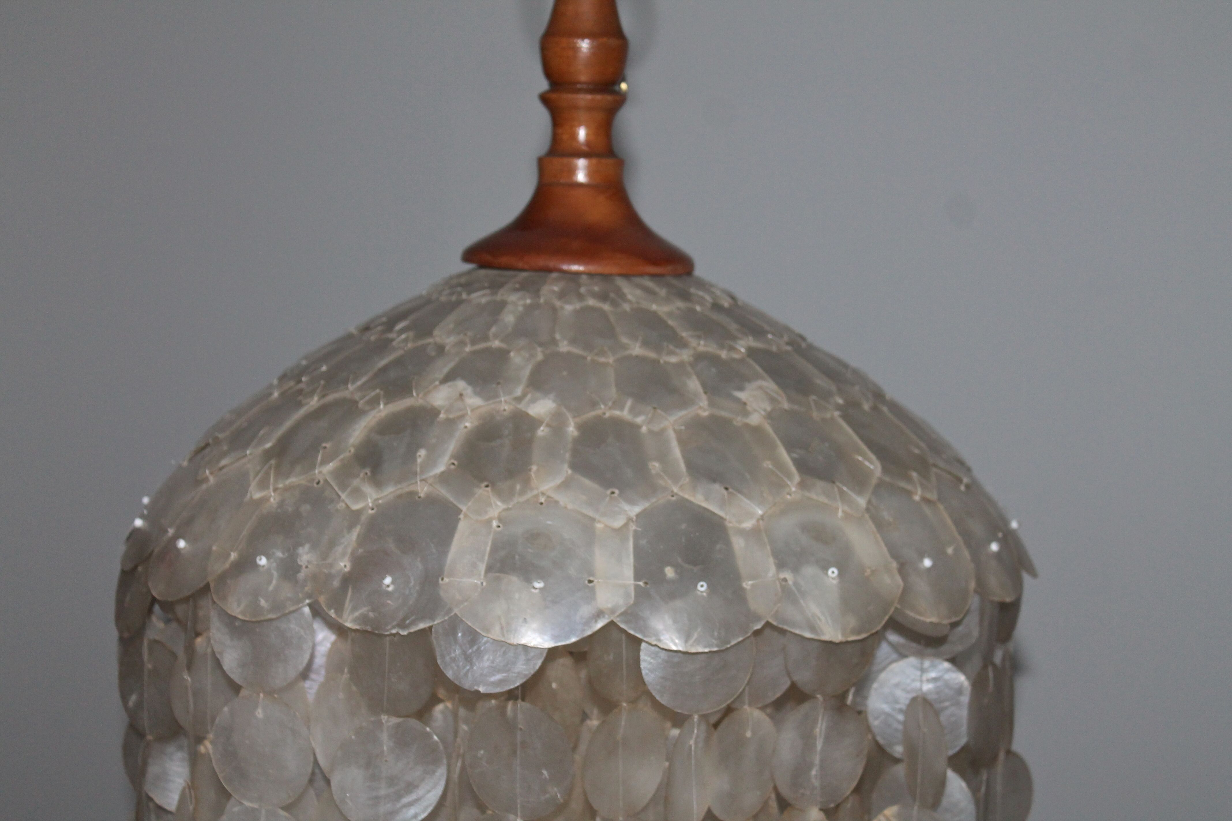 Large chandelier of the 60s/70s mother-of-pearl stamps