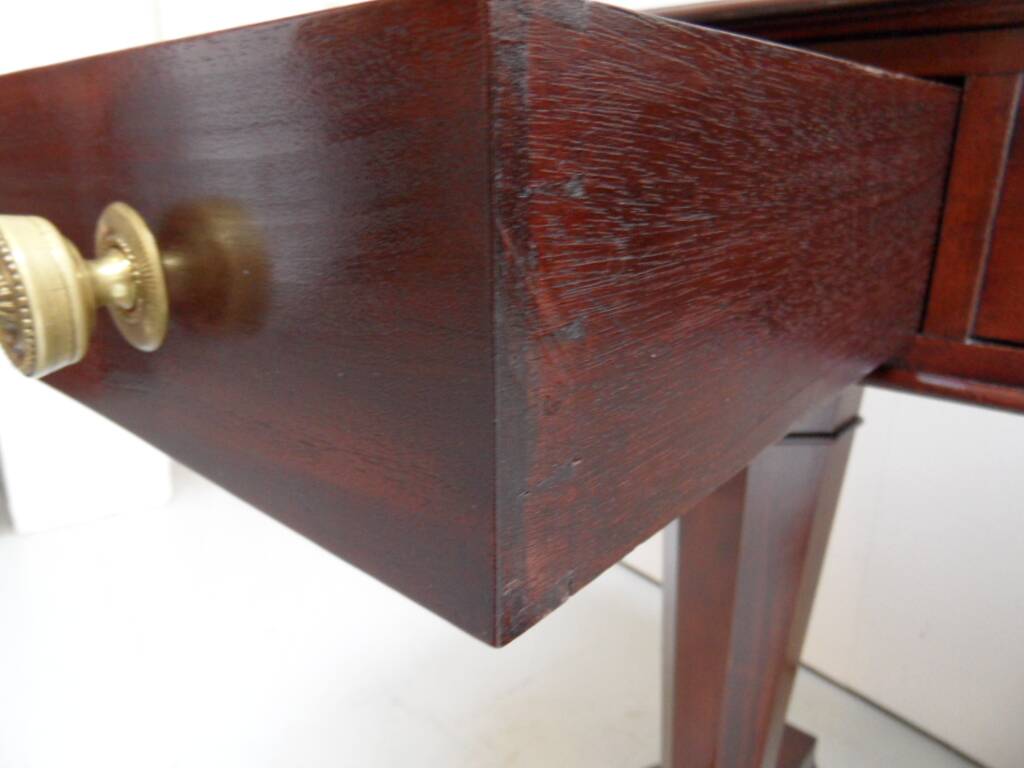 Bureau d'écriture en acajou ancien