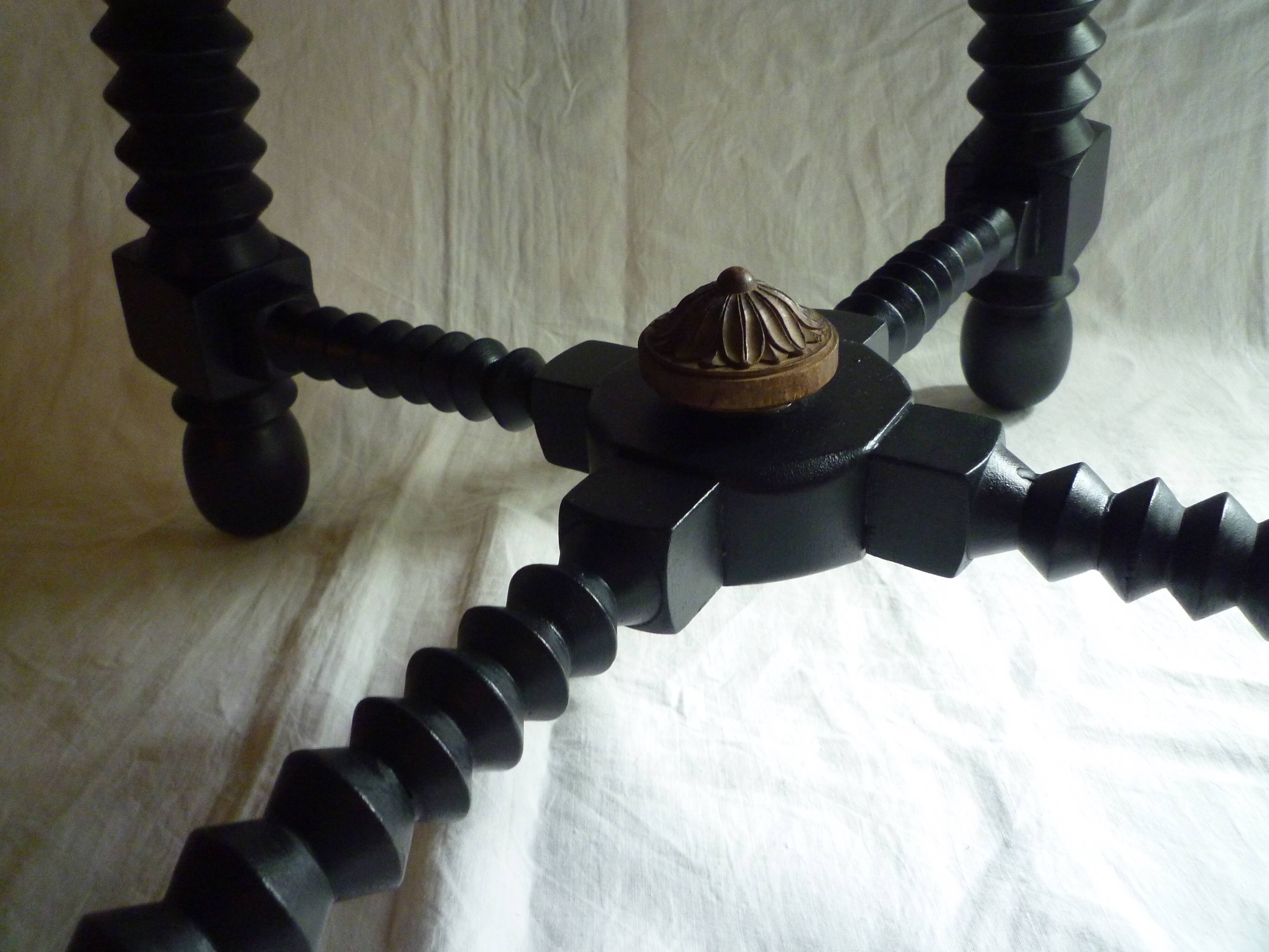 Vintage round coffee table