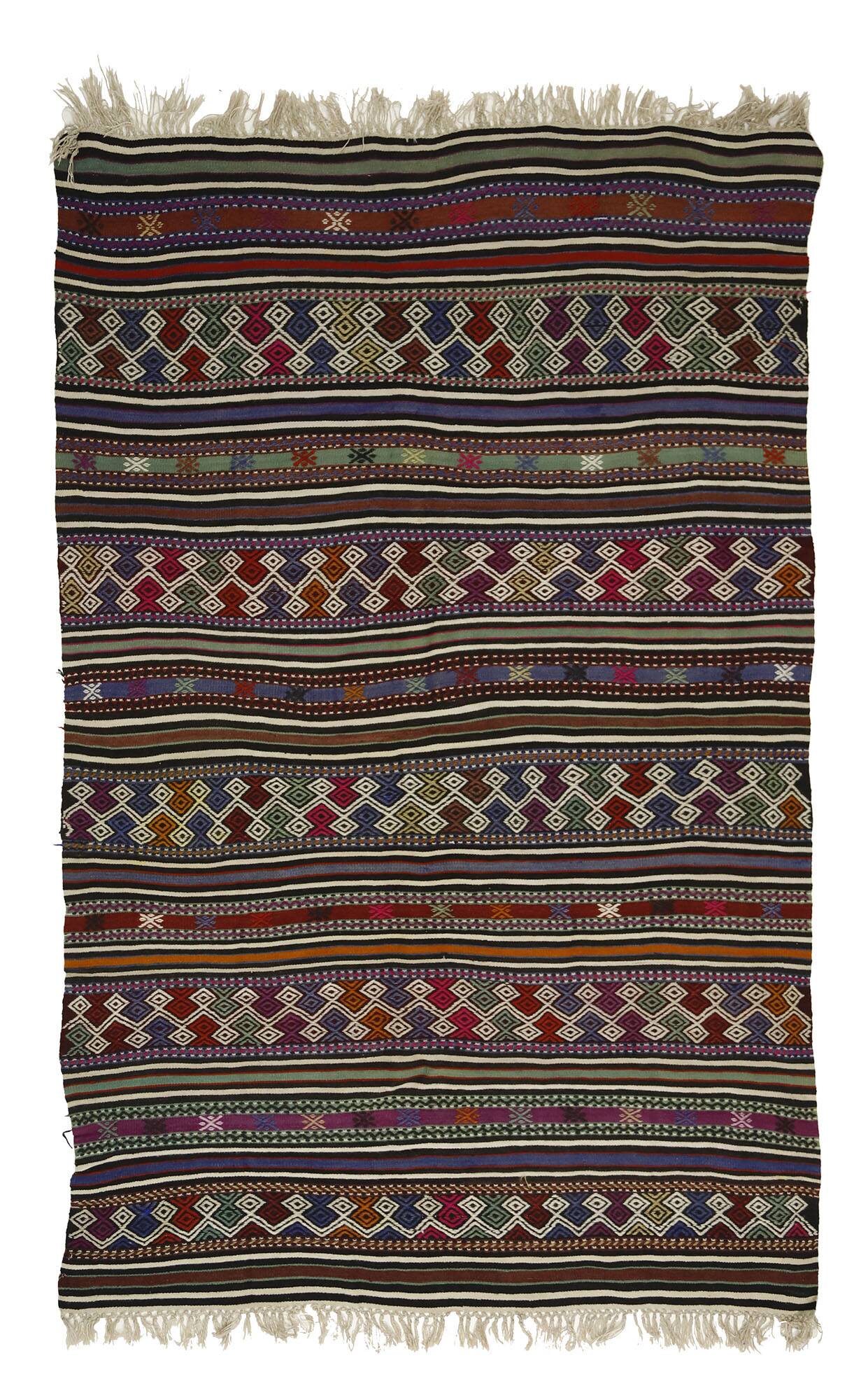 Bohemian Style Handcrafted Vintage Rug 150x 240 cm