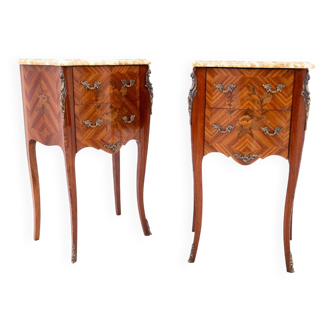 Tables de chevet anciennes à plateau en pierre, France, vers 1910.