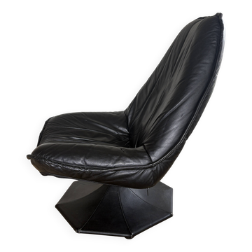 Black leather swivel chair, Artifort style