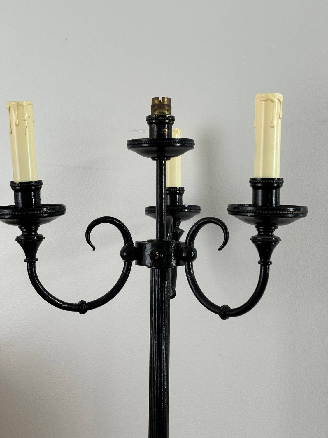 Lampadaire vintage en métal noir