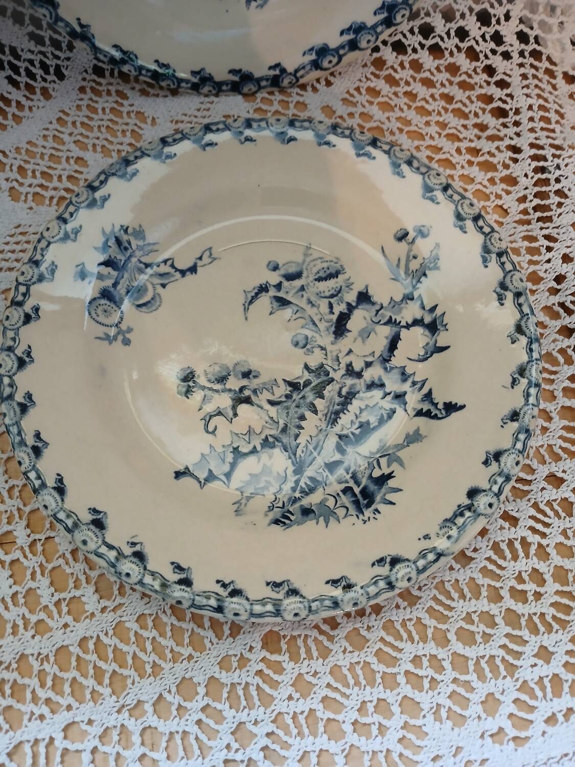 4 flat plates "thistles" from gien