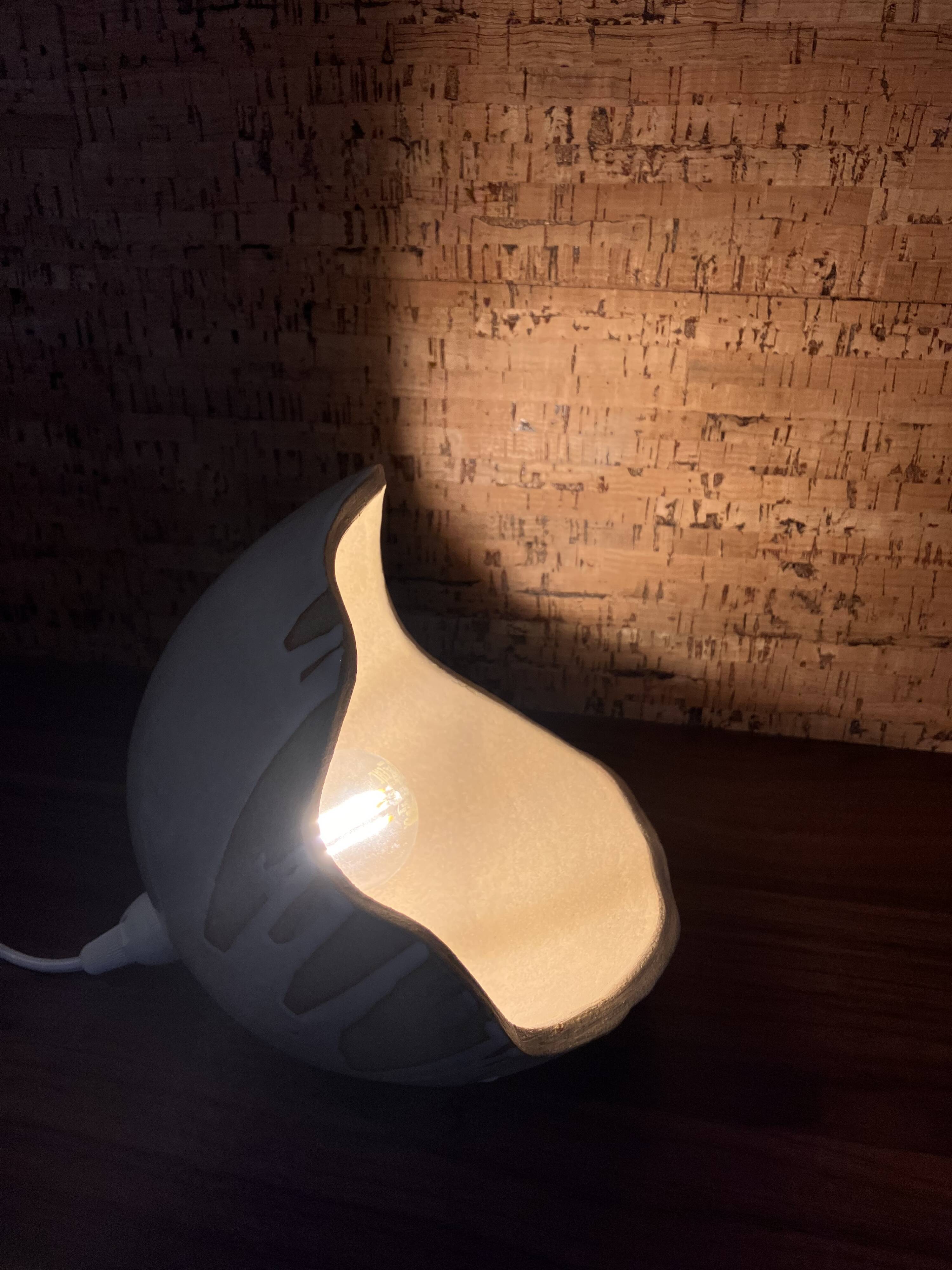 Organic portable lamp in ceramic