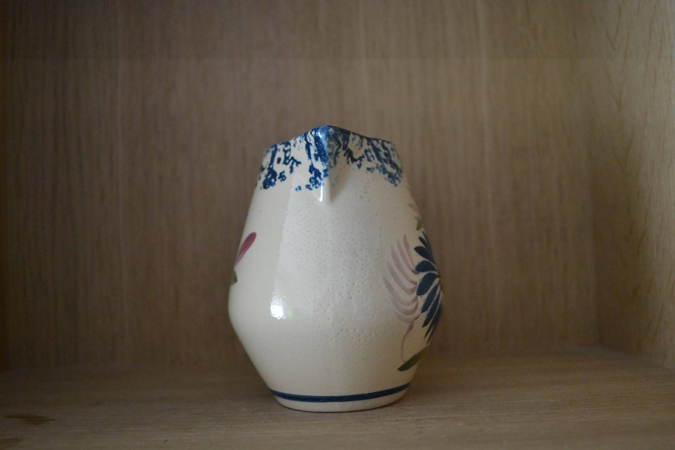 Pot à lait à fleurs