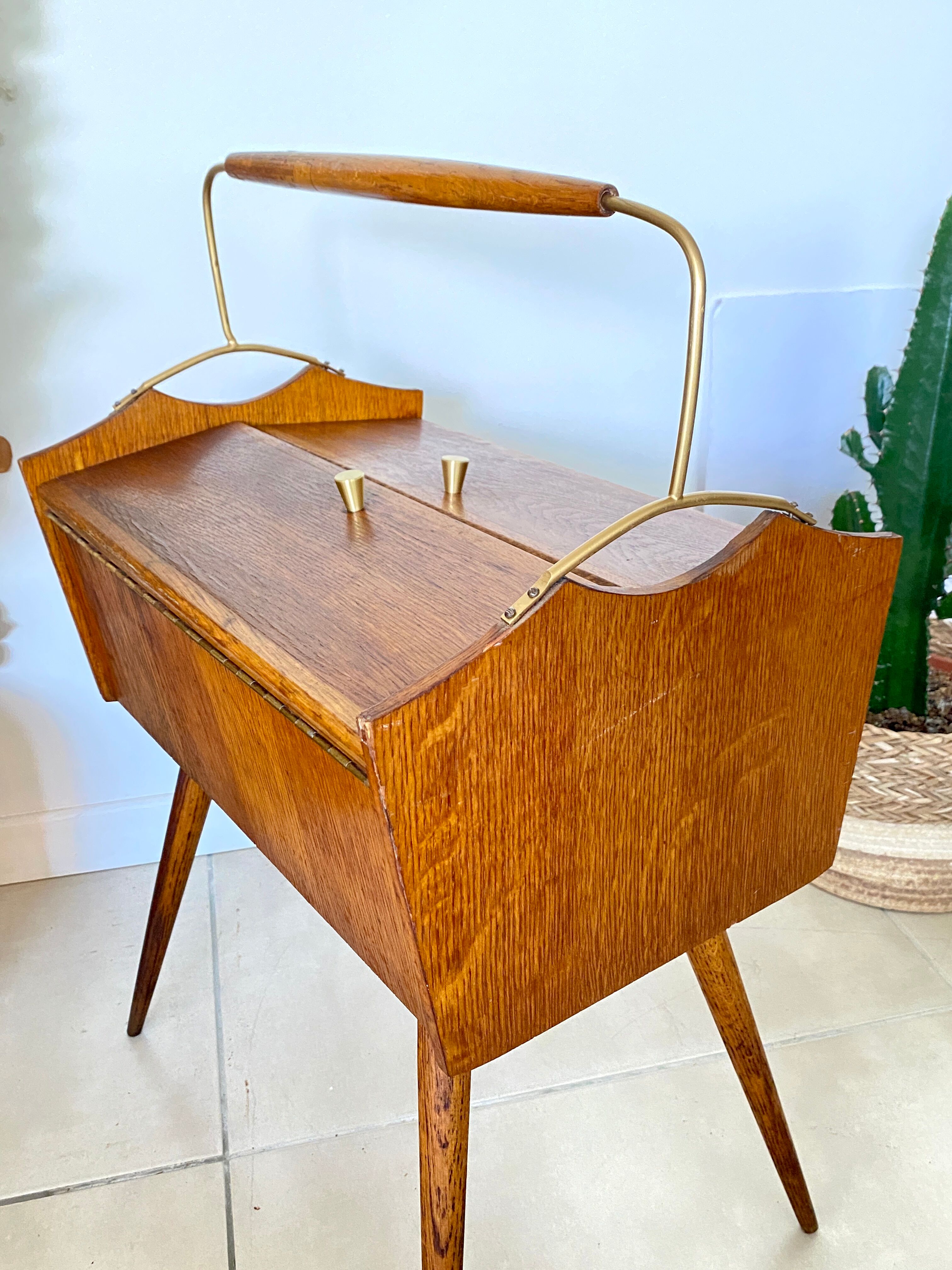 Vintage worker compass feet