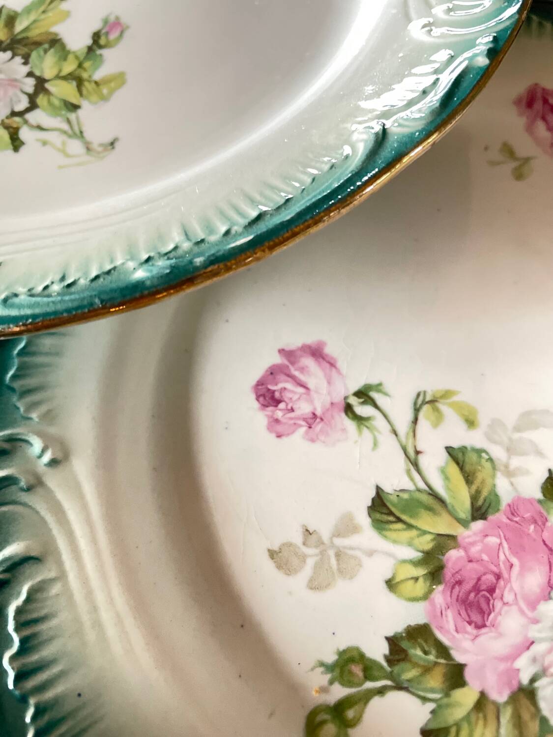 12 Dessert Plates Gien Year 1930 Decor of Roses Green Border