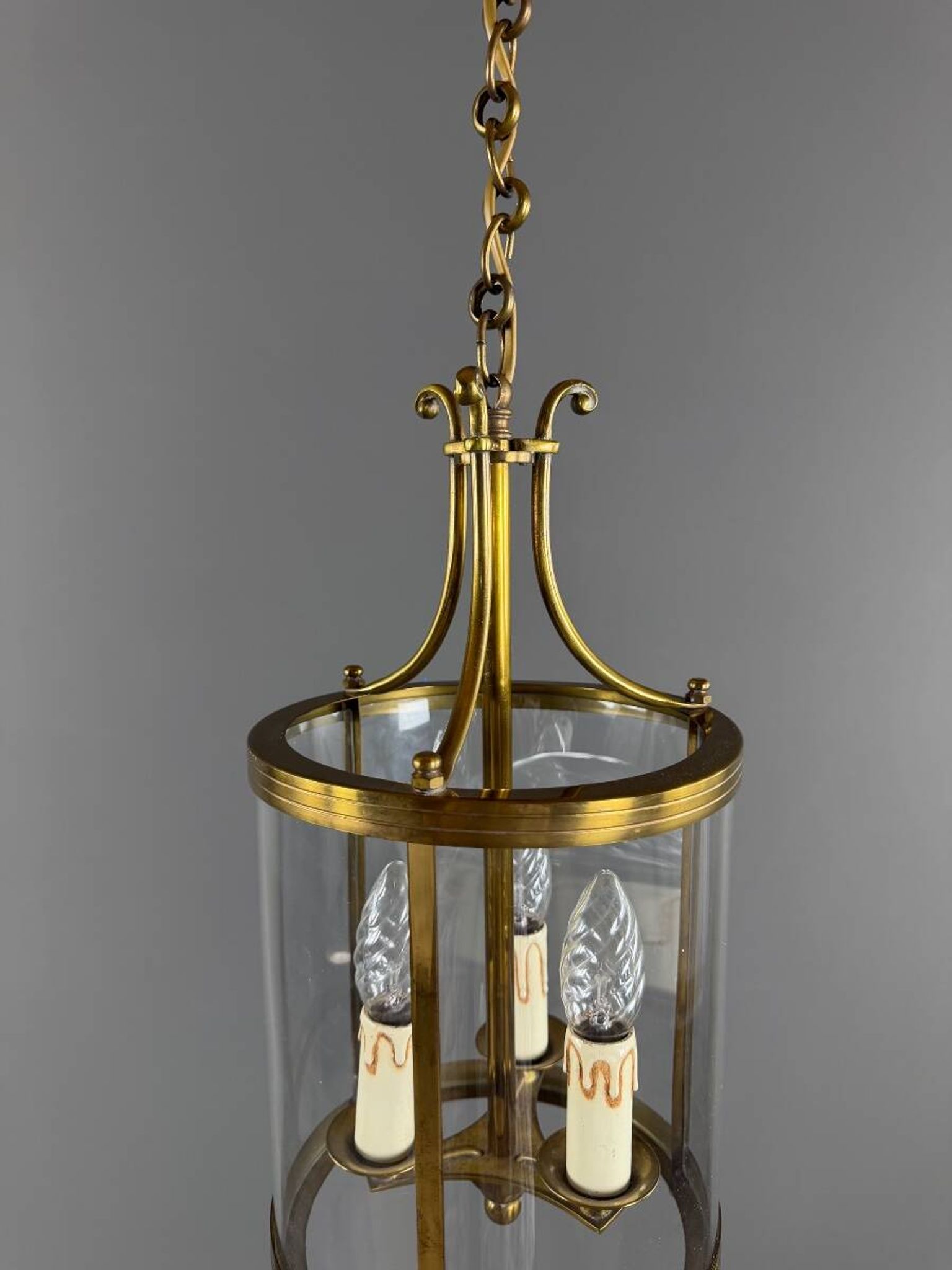Lanterne cylindrique en laiton et verre, XXe Siècle