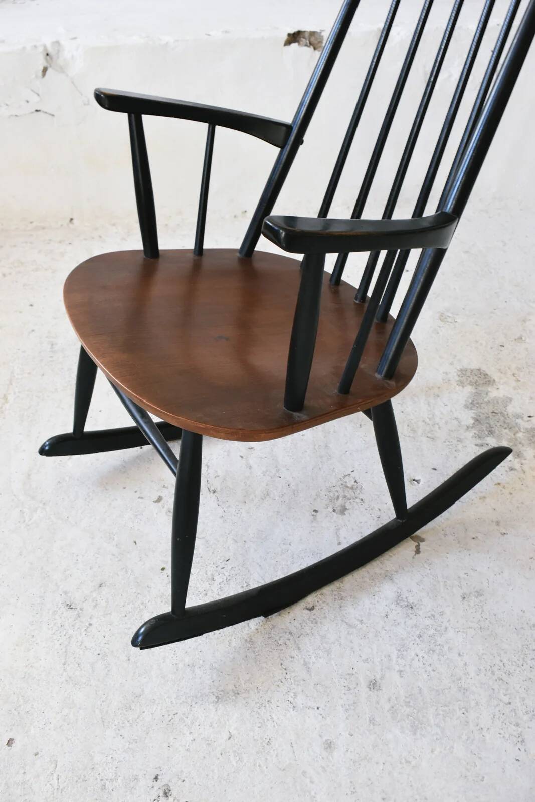 Rocking chair by Ilmari Tapiovaara for Asko, 1960s Finland.