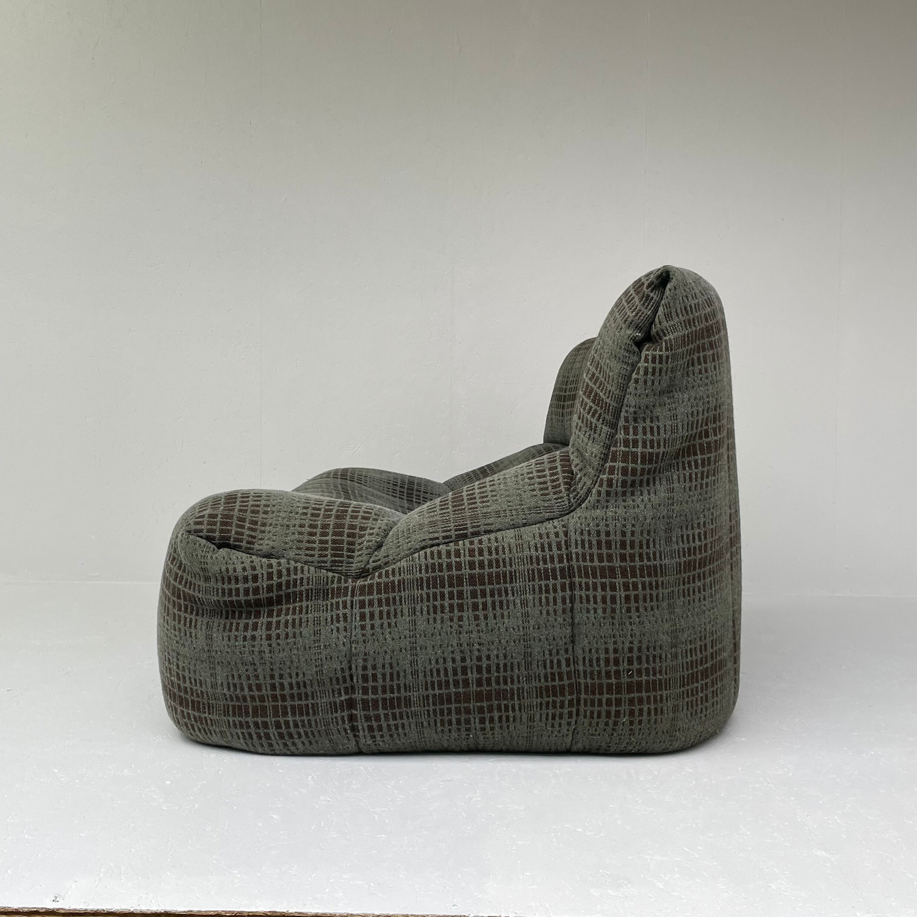Aralia 2 seater sofa by Michel Ducaroy for Ligne Roset