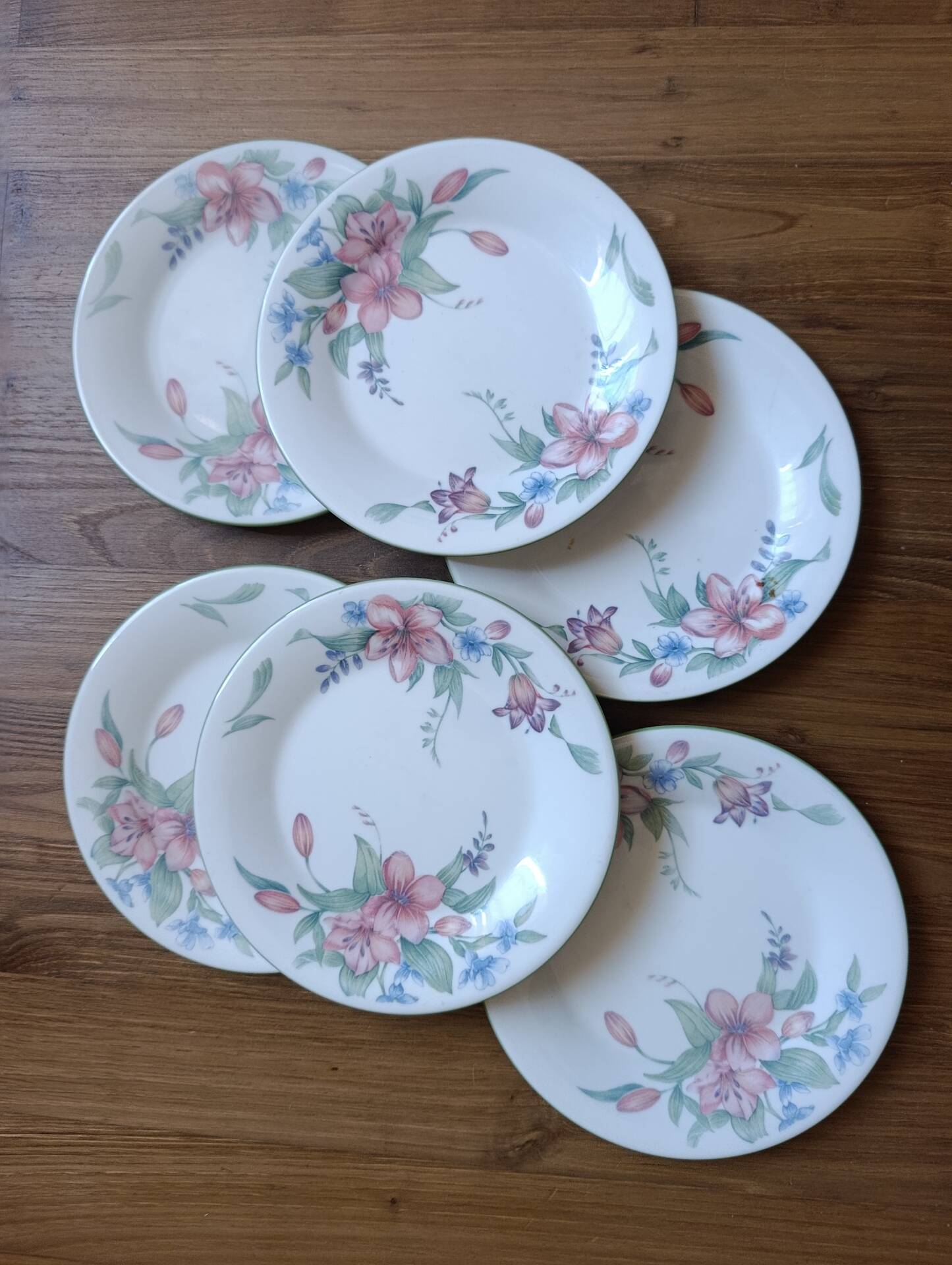 Royal Doulton "Carmel" 1991 | 6 dessert plates with floral decoration