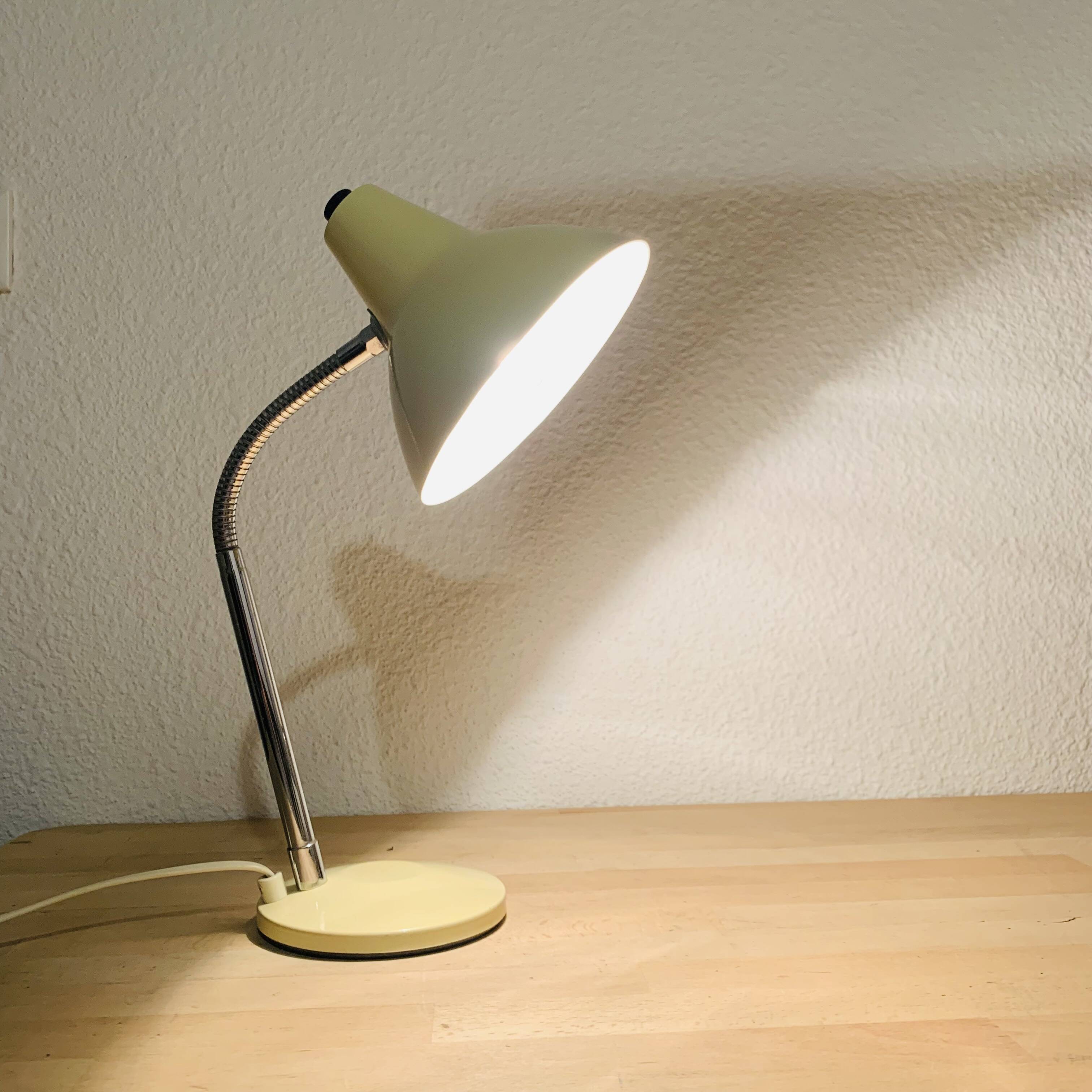 Lampe de bureau en métal beige, années 60