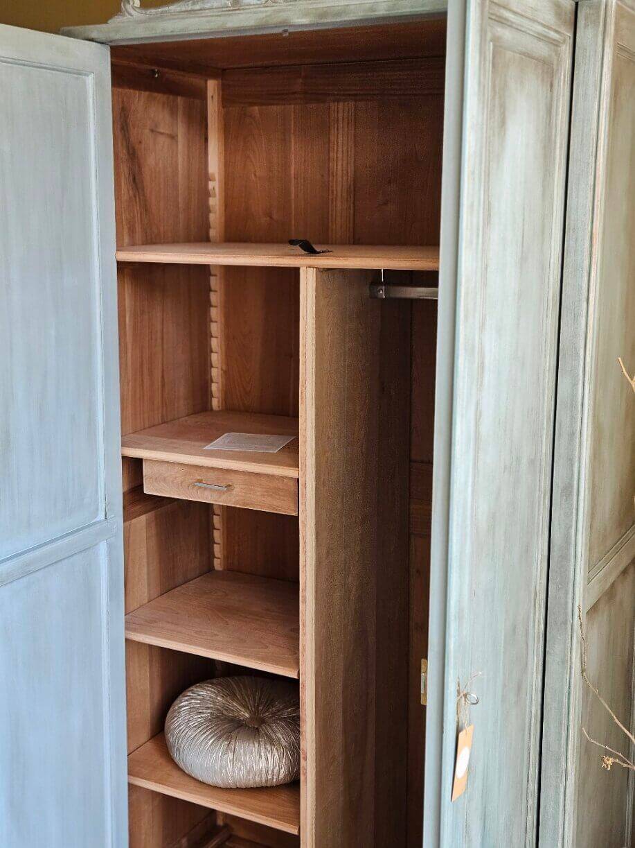 Art Deco wardrobe in patinated solid oak | Amandine