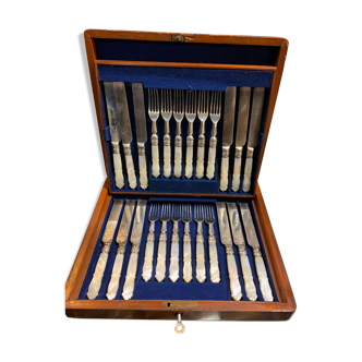 Silver and mother-of-pearl cheese service