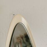 Unghia Mirror