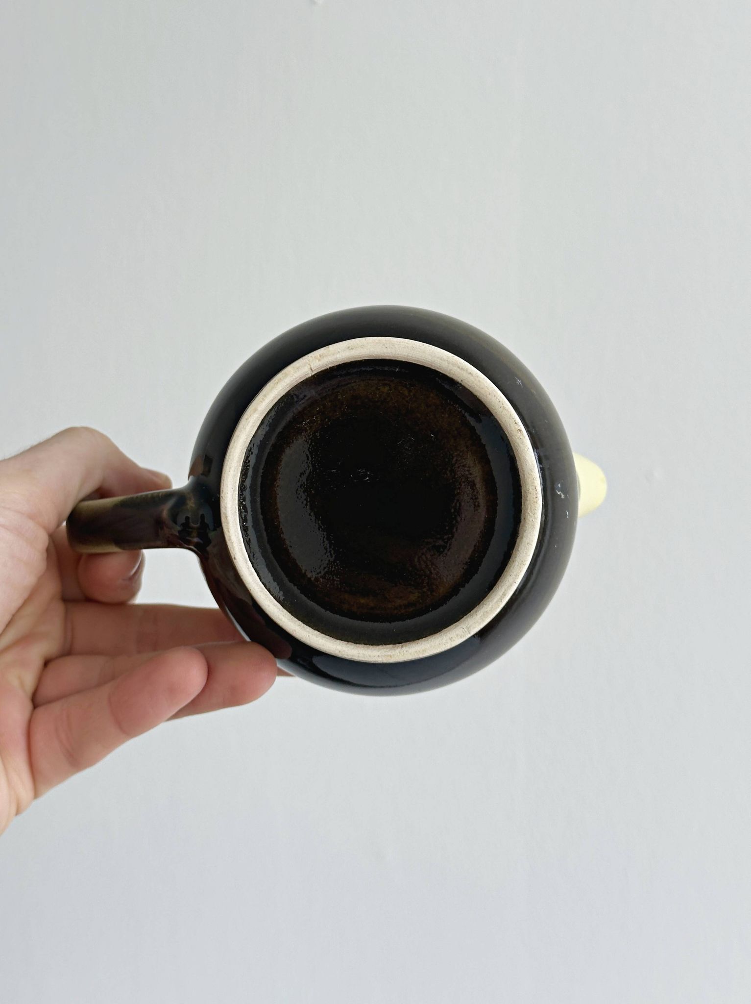 Two-tone milk jug