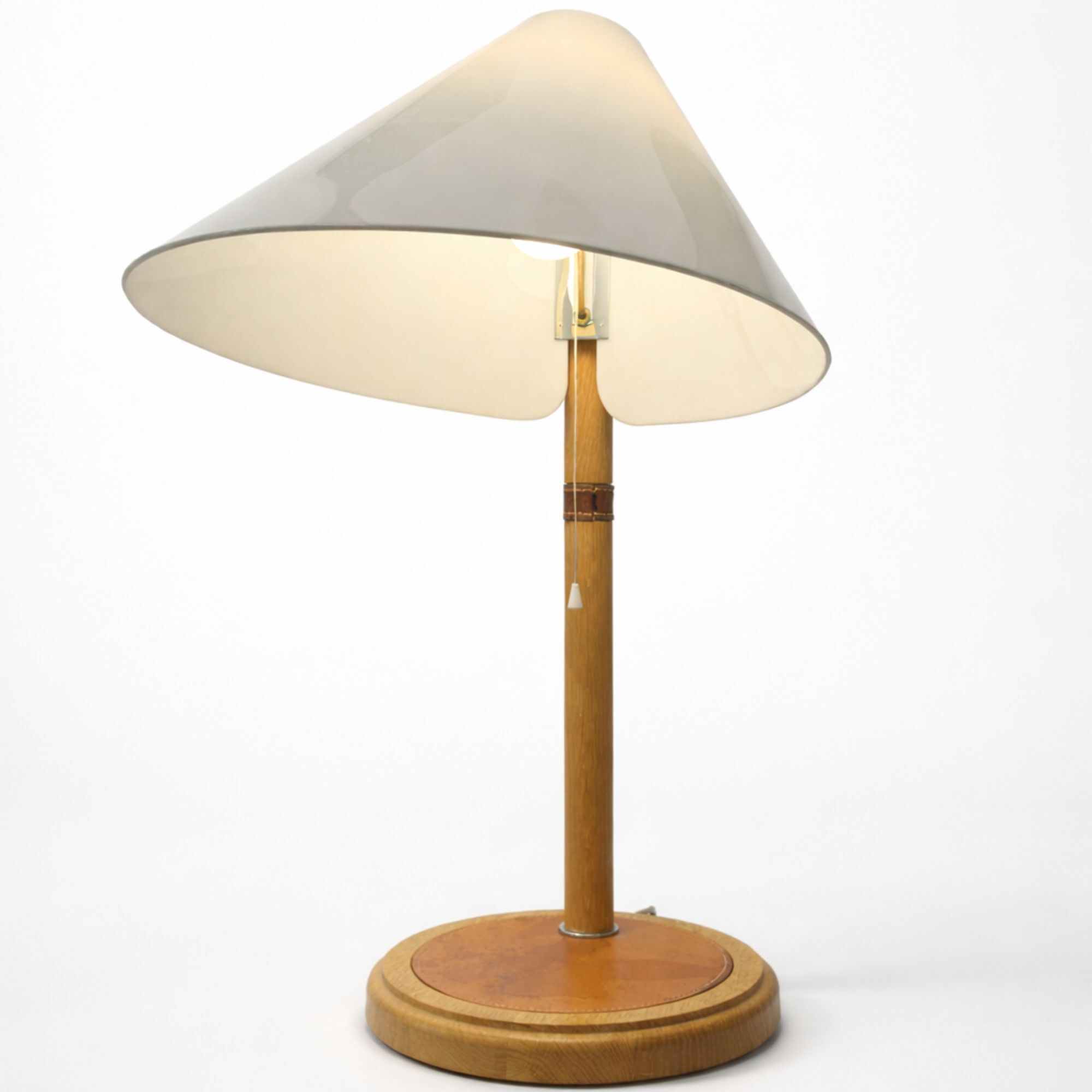 Table lamp model B193 by Bergboms
