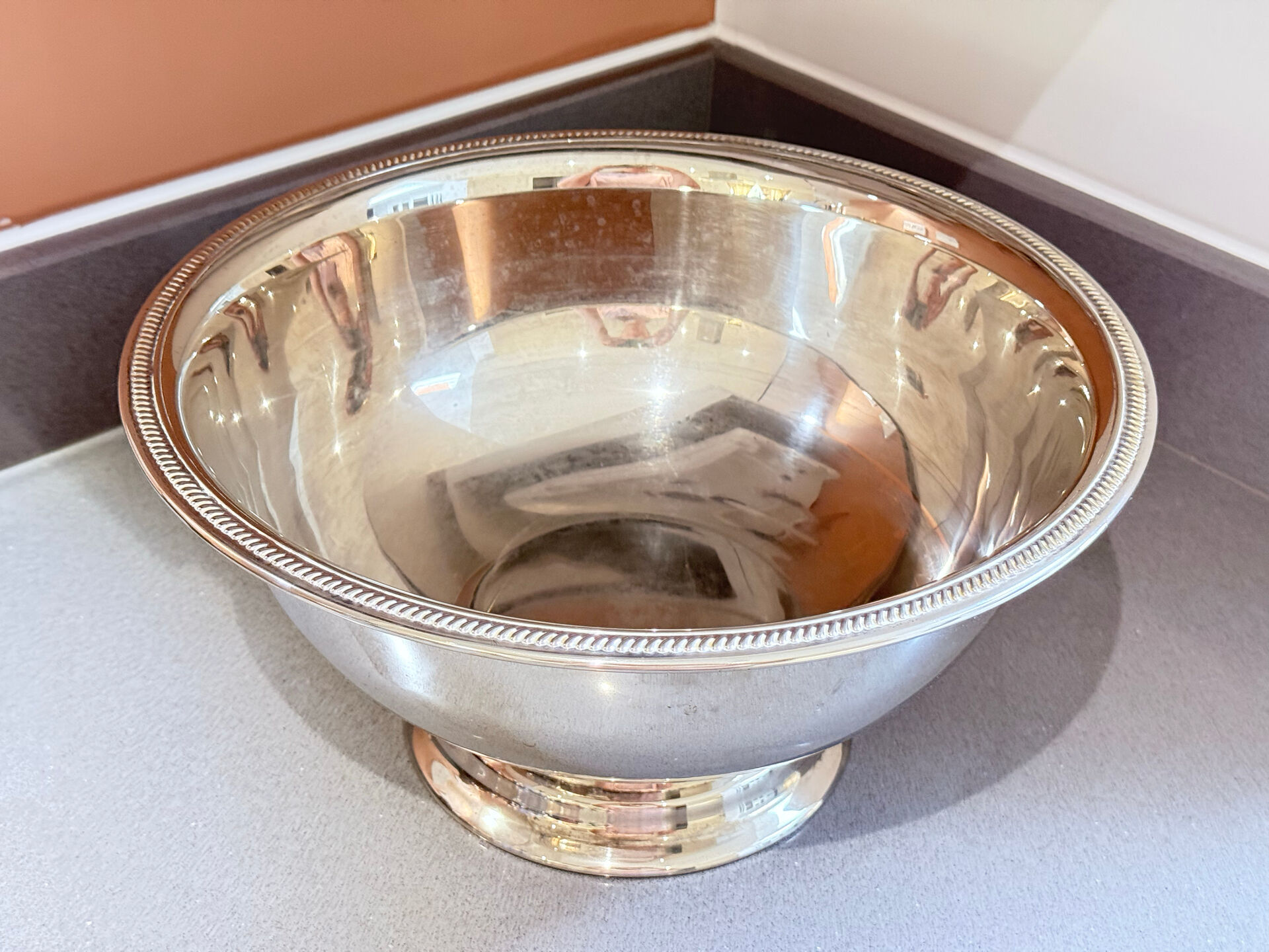 Large Luxury Silver Plated Champagne Ice Bucket / Wine Cooler on Pedestal