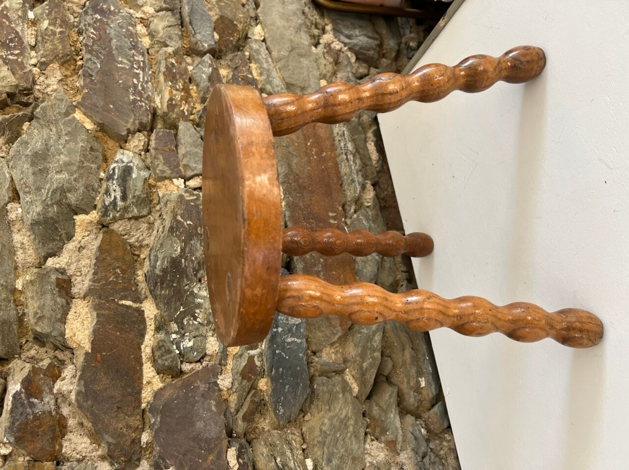 Tabouret de ferme tripode en bois