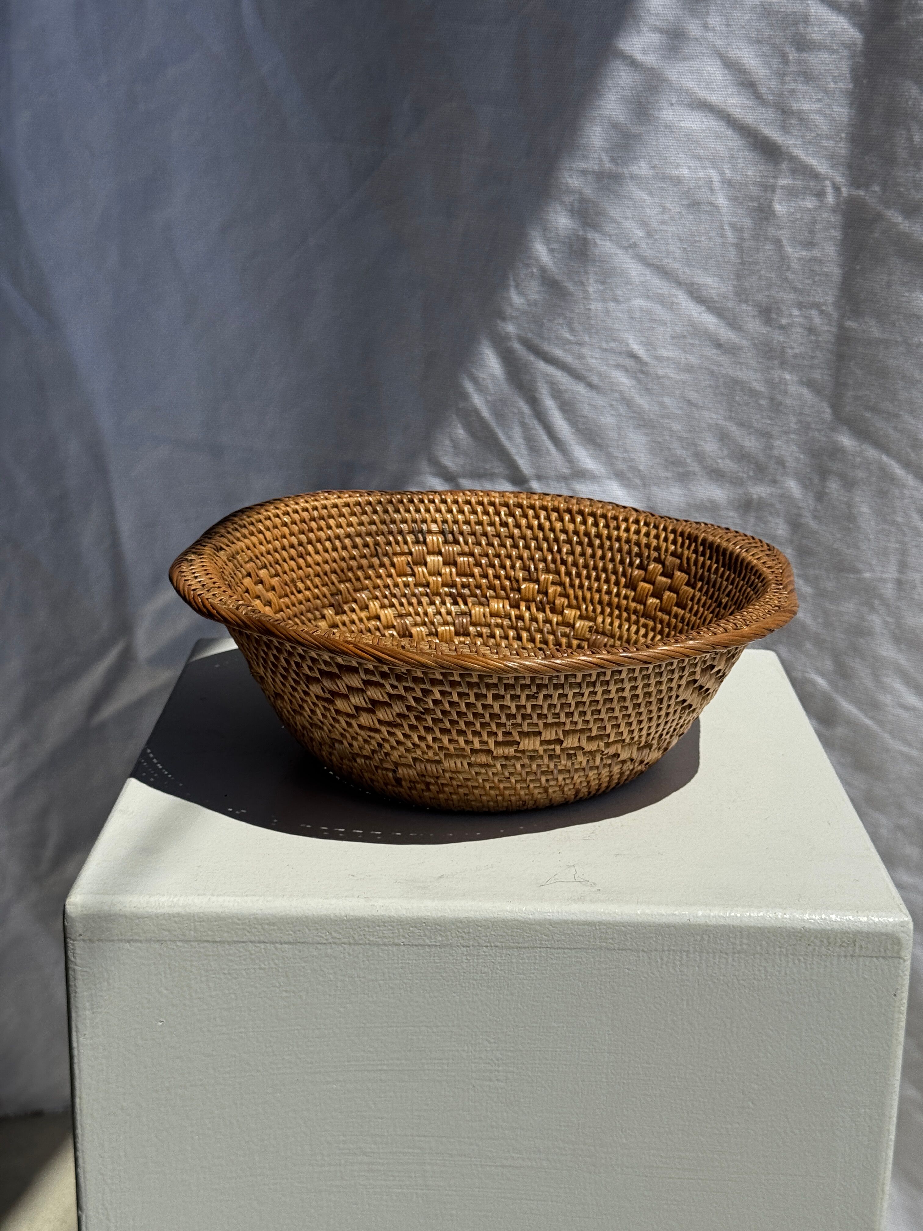 Handcrafted Indonesian rattan flower-shaped basket D26 H8