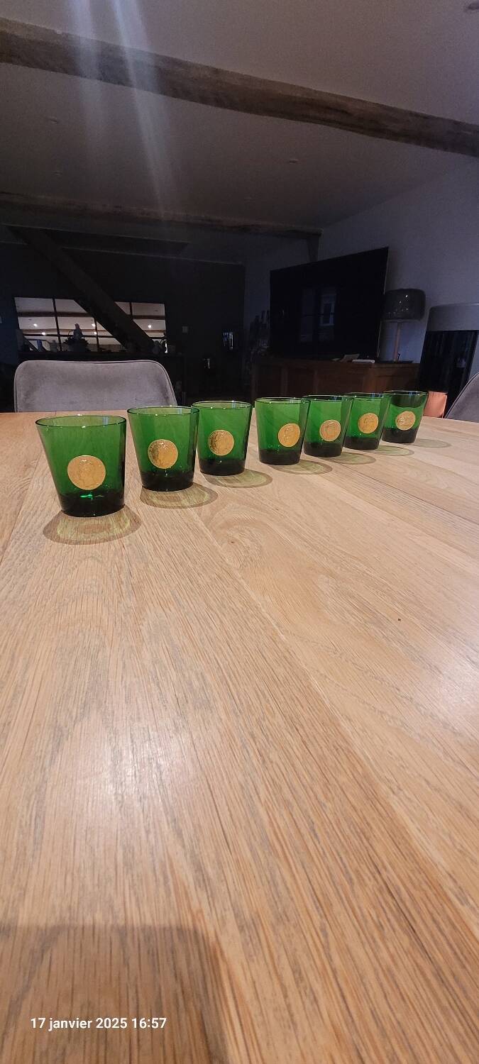 7 BYRRH green glasses
