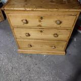 Solid pine chest of drawers